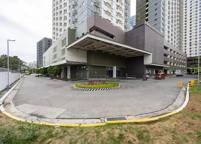 Apartment Furnished In It Park With Wifi, Netflix And Pool Access Cebu