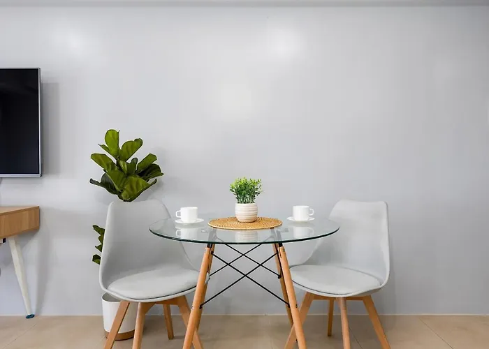 Apartment Furnished In It Park With Wifi, Netflix And Pool Access *