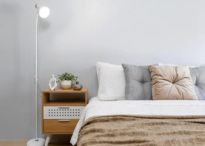 Furnished In It Park With Wifi, Netflix And Pool Access Apartment