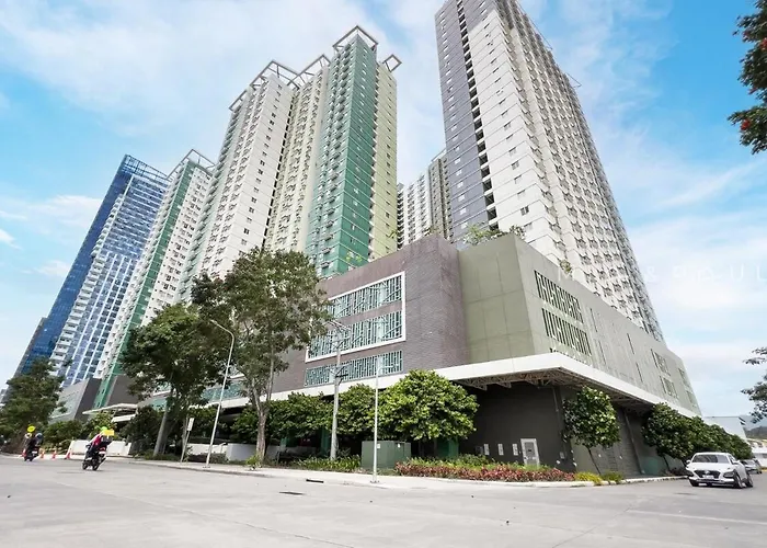 Furnished In It Park With Wifi, Netflix And Pool Access *
