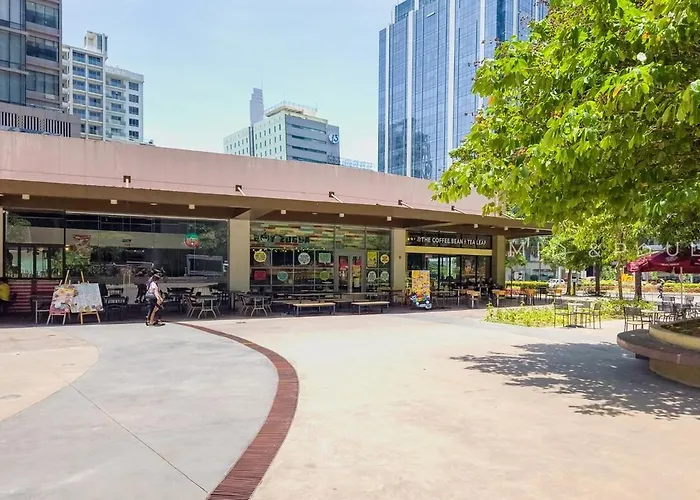 Furnished In It Park With Wifi, Netflix And Pool Access