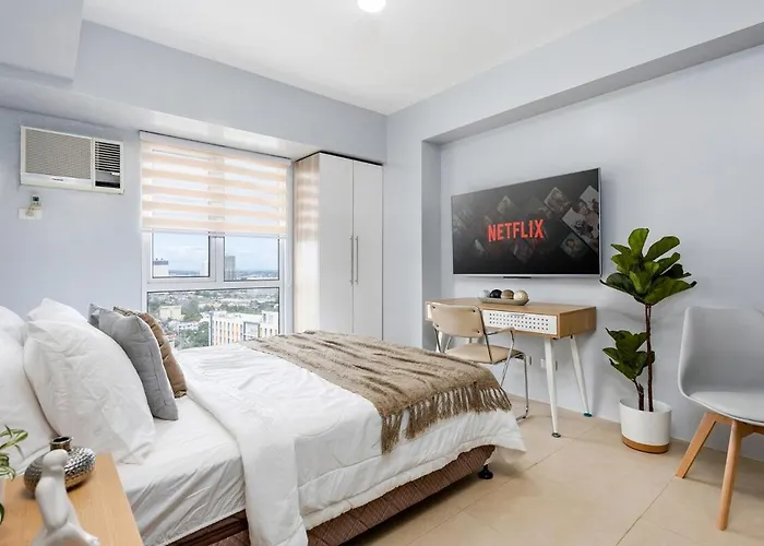 Furnished In It Park With Wifi, Netflix And Pool Access *